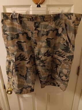 Levi's Two Horse Brand Cargo Shorts Camo/Camouflage Preowned Men's Size 40
